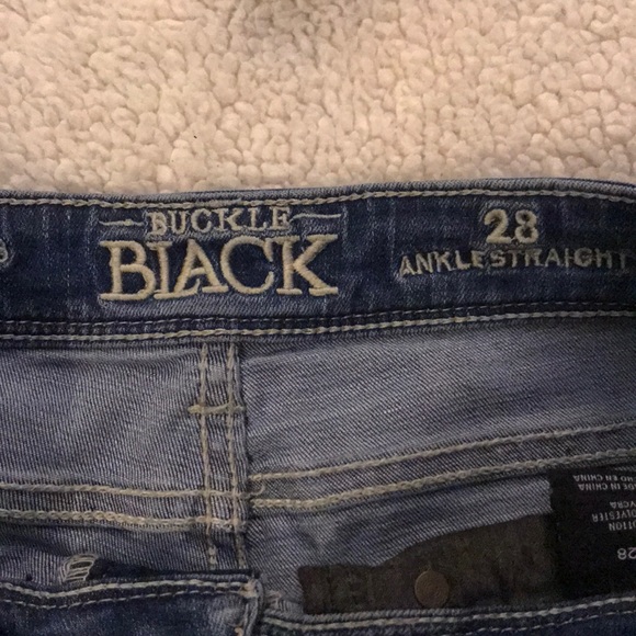 Buckle black mid rise ankle straight leg jeans. - Picture 6 of 7